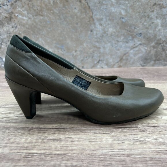 TSUBO Heels Pump Shoes Womens Size 9 Olive Green Leather Casual Dufay Tank - Picture 2 of 9